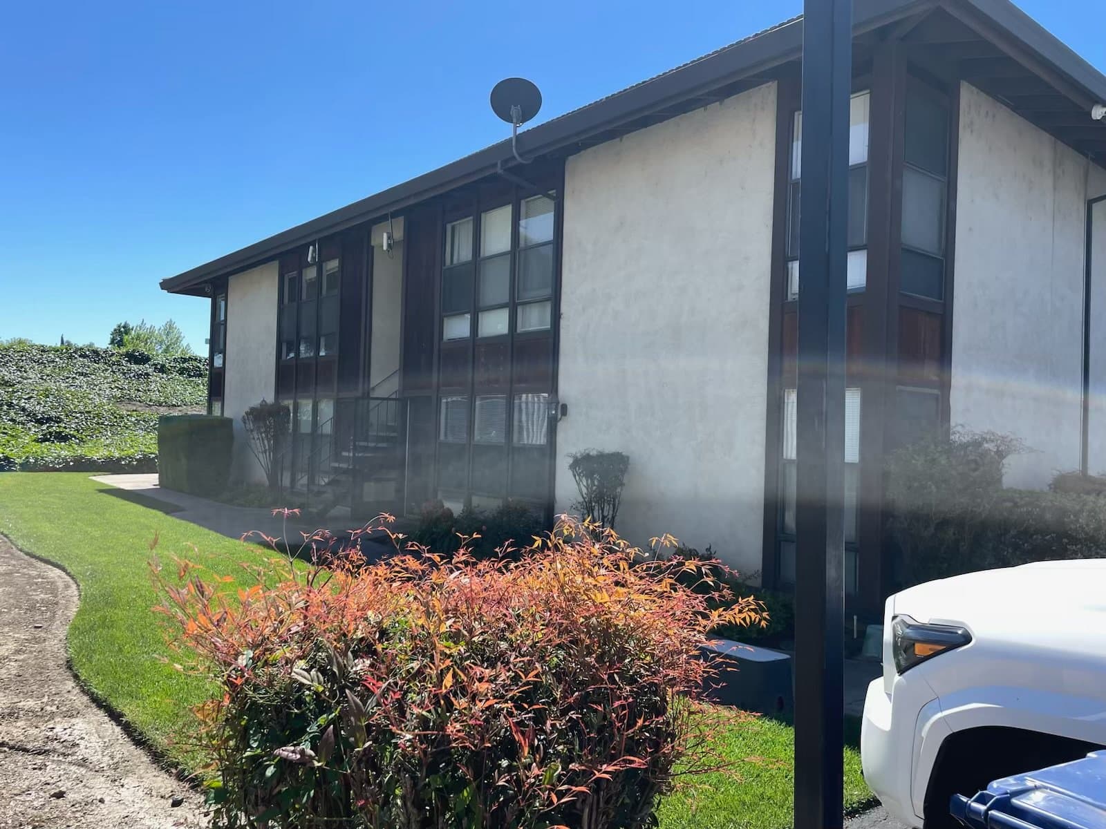 WALNUT GROVE House: 14121 Grand Avenue