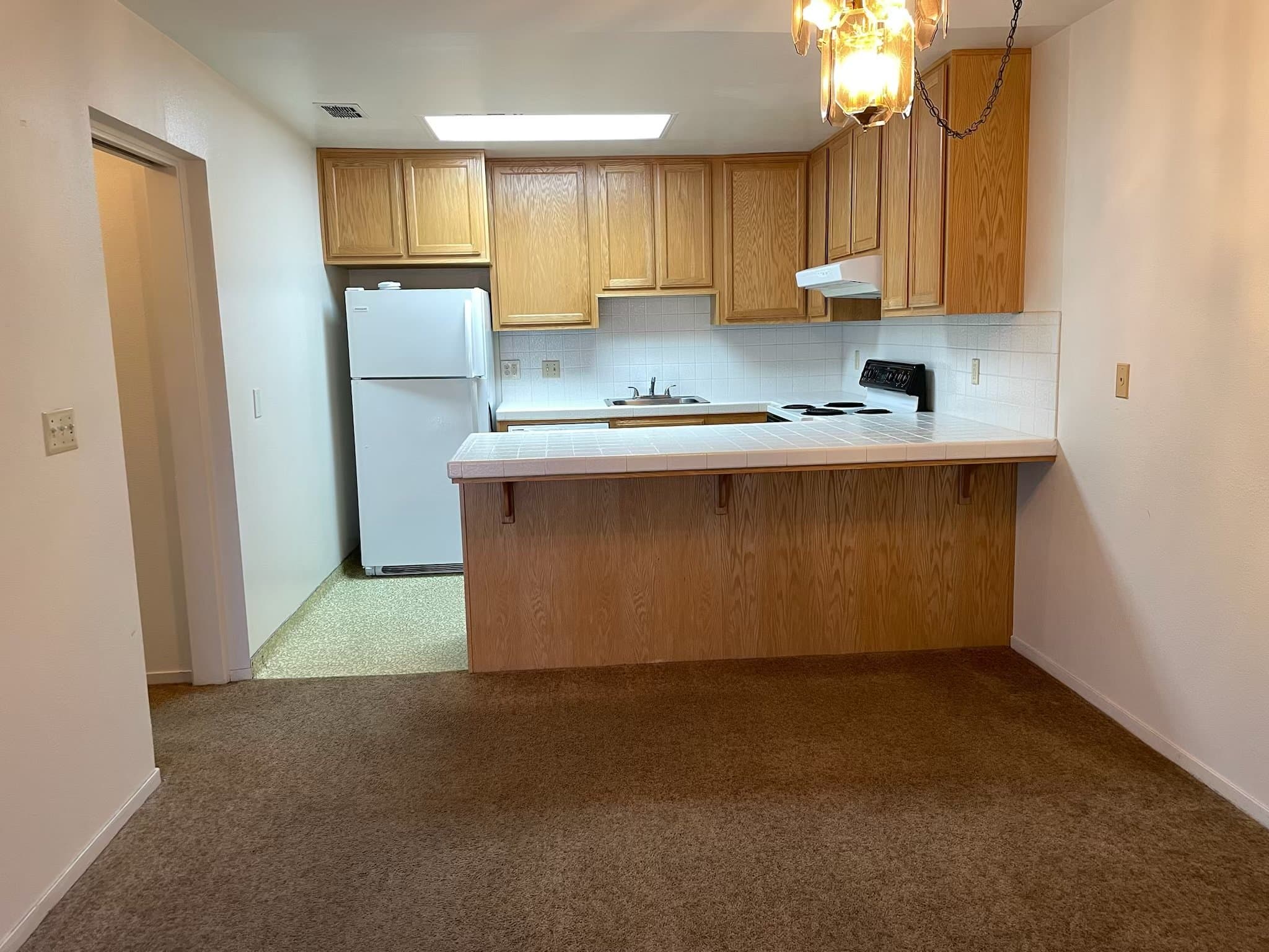 WALNUT GROVE House: 14121 Grand Avenue