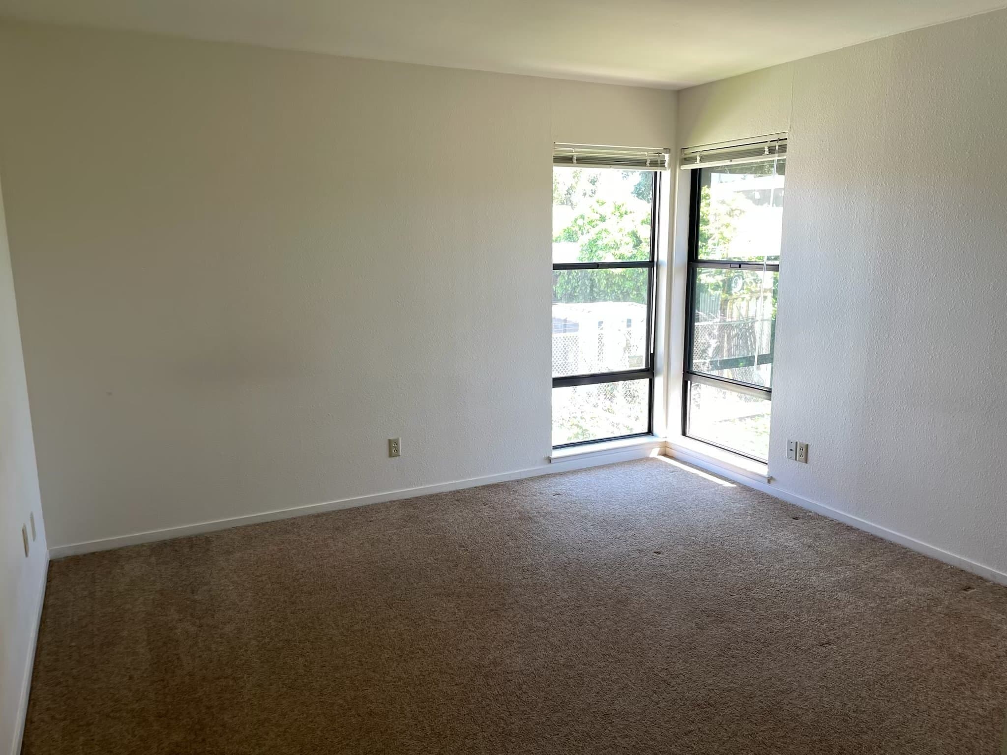 WALNUT GROVE House: 14121 Grand Avenue
