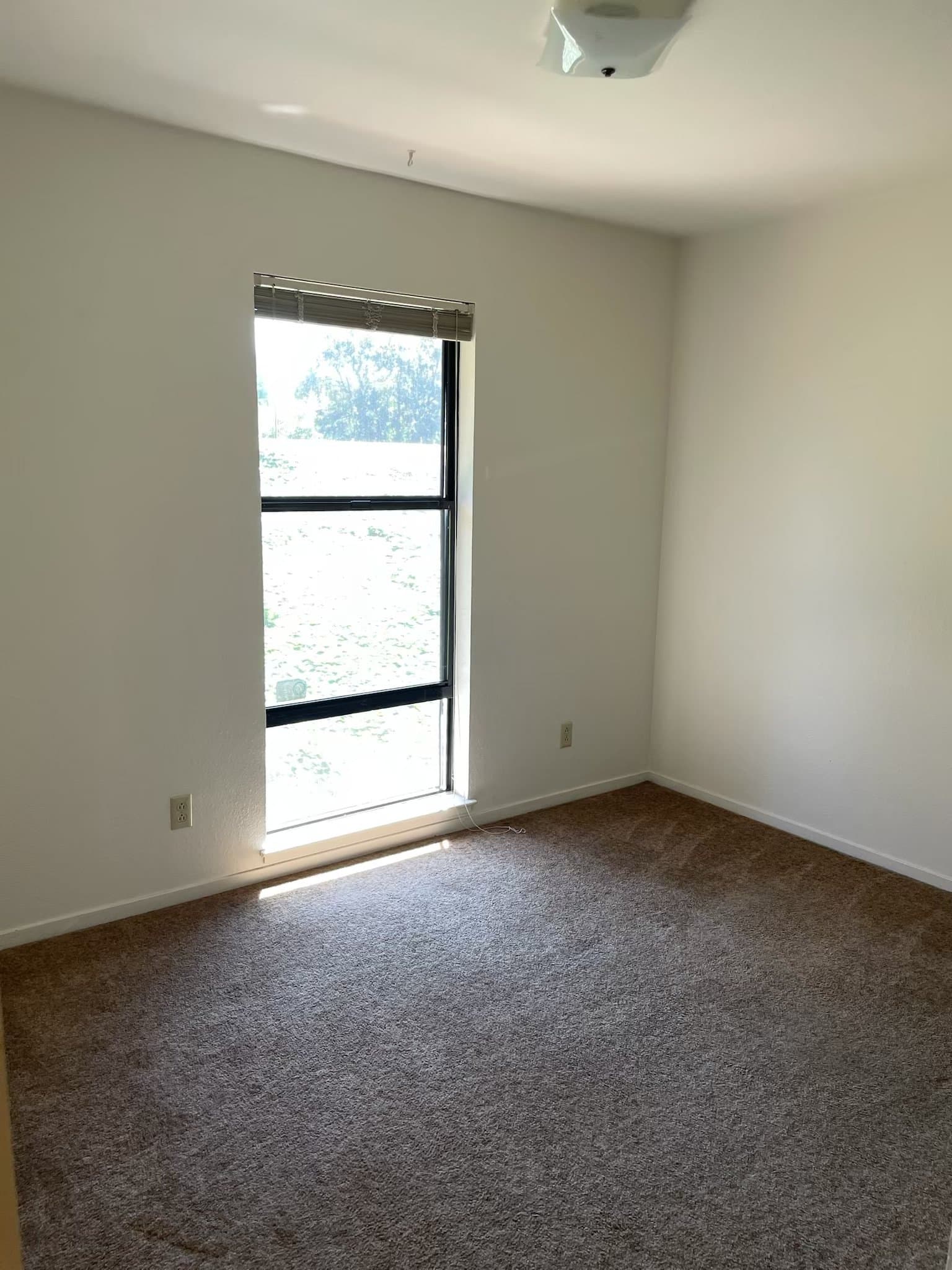 WALNUT GROVE House: 14121 Grand Avenue