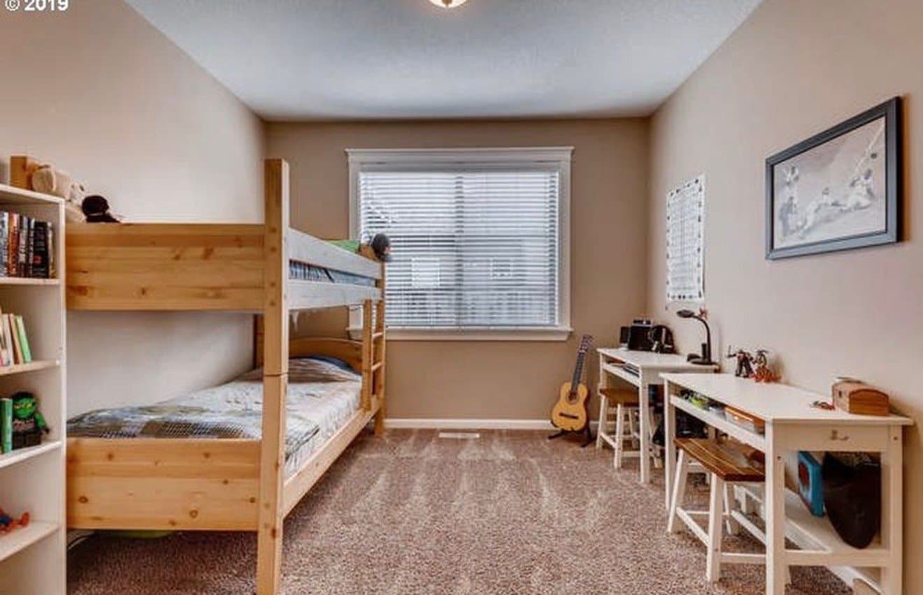 Molalla House: 690 June Dr