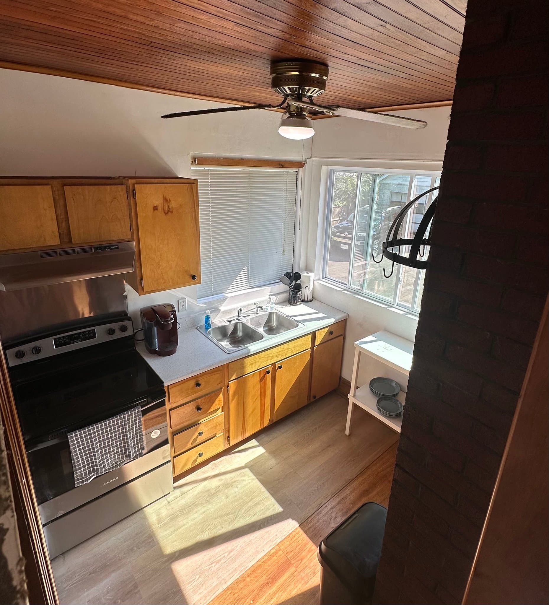 Albany Single Room: 366 New Scotland Ave.