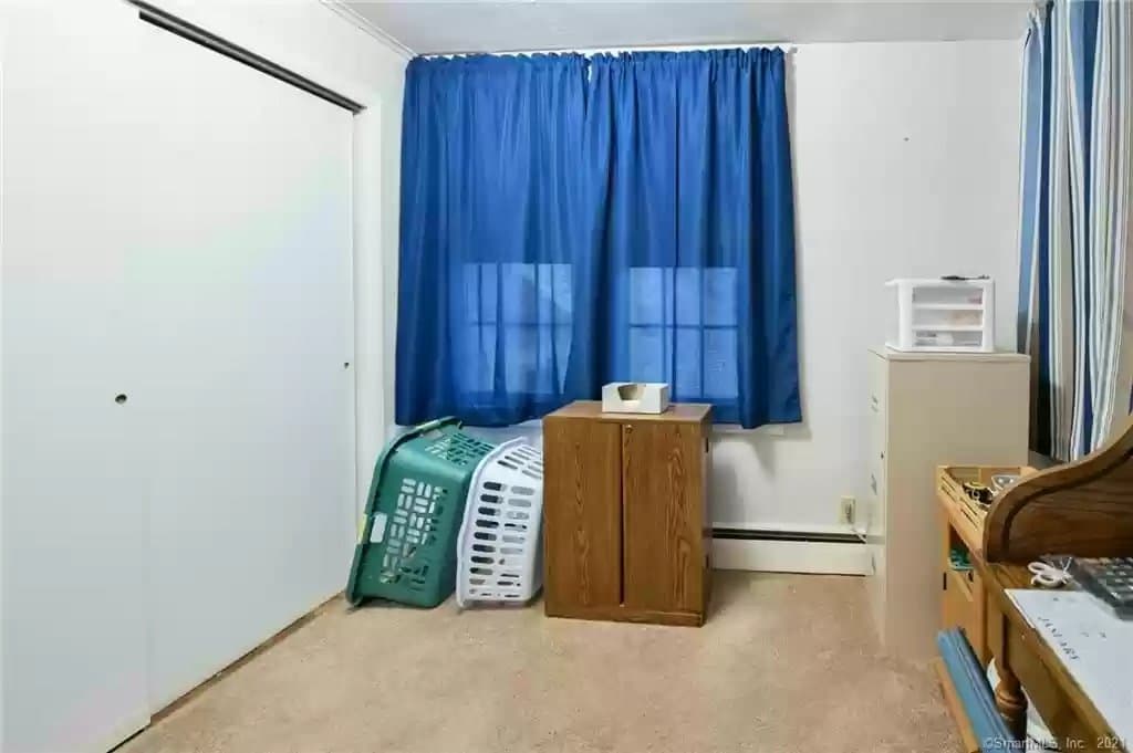 Watertown House: 135 Ball Farm