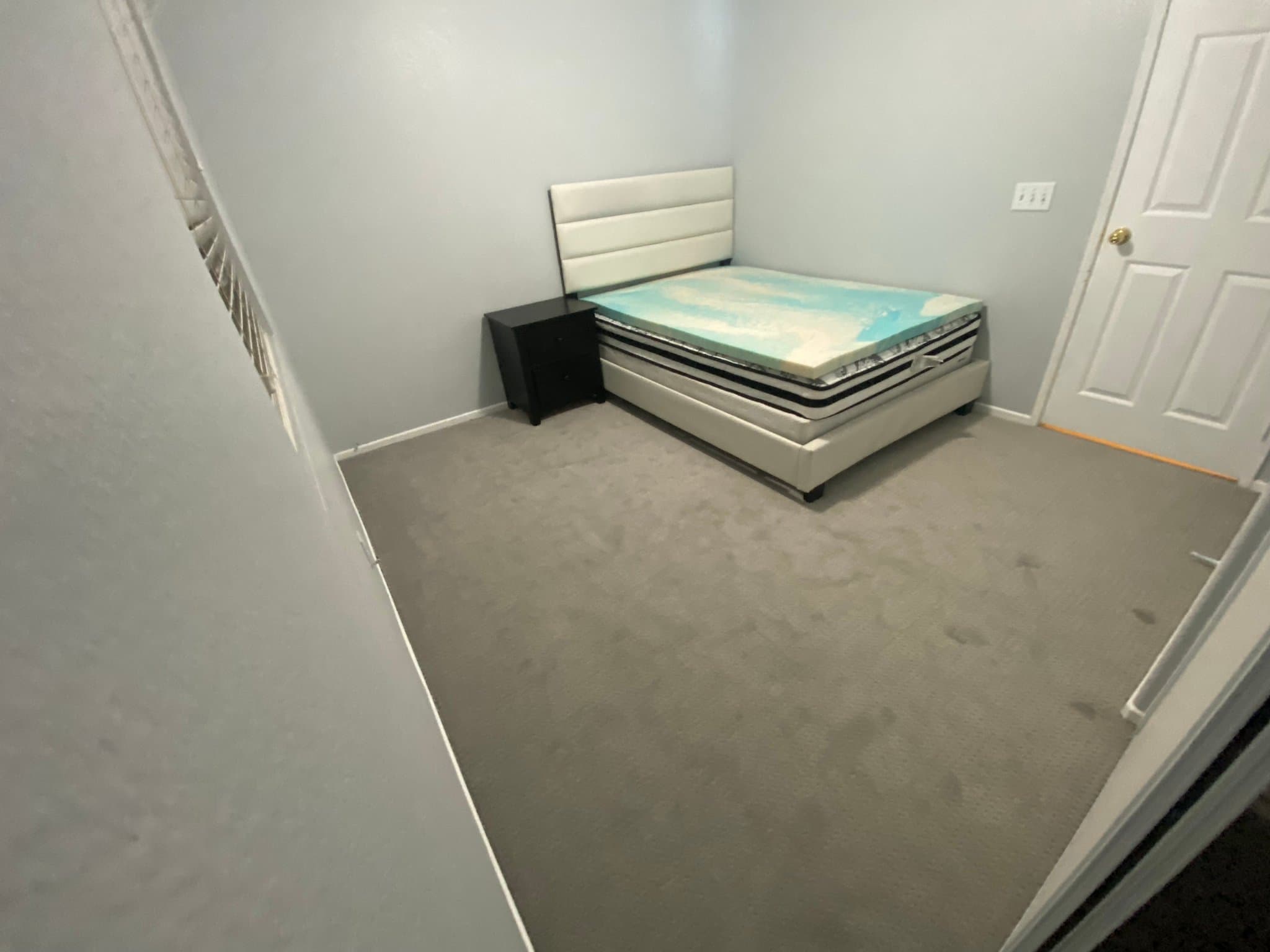 Victorville Single Room: 15221 hallmark Ln