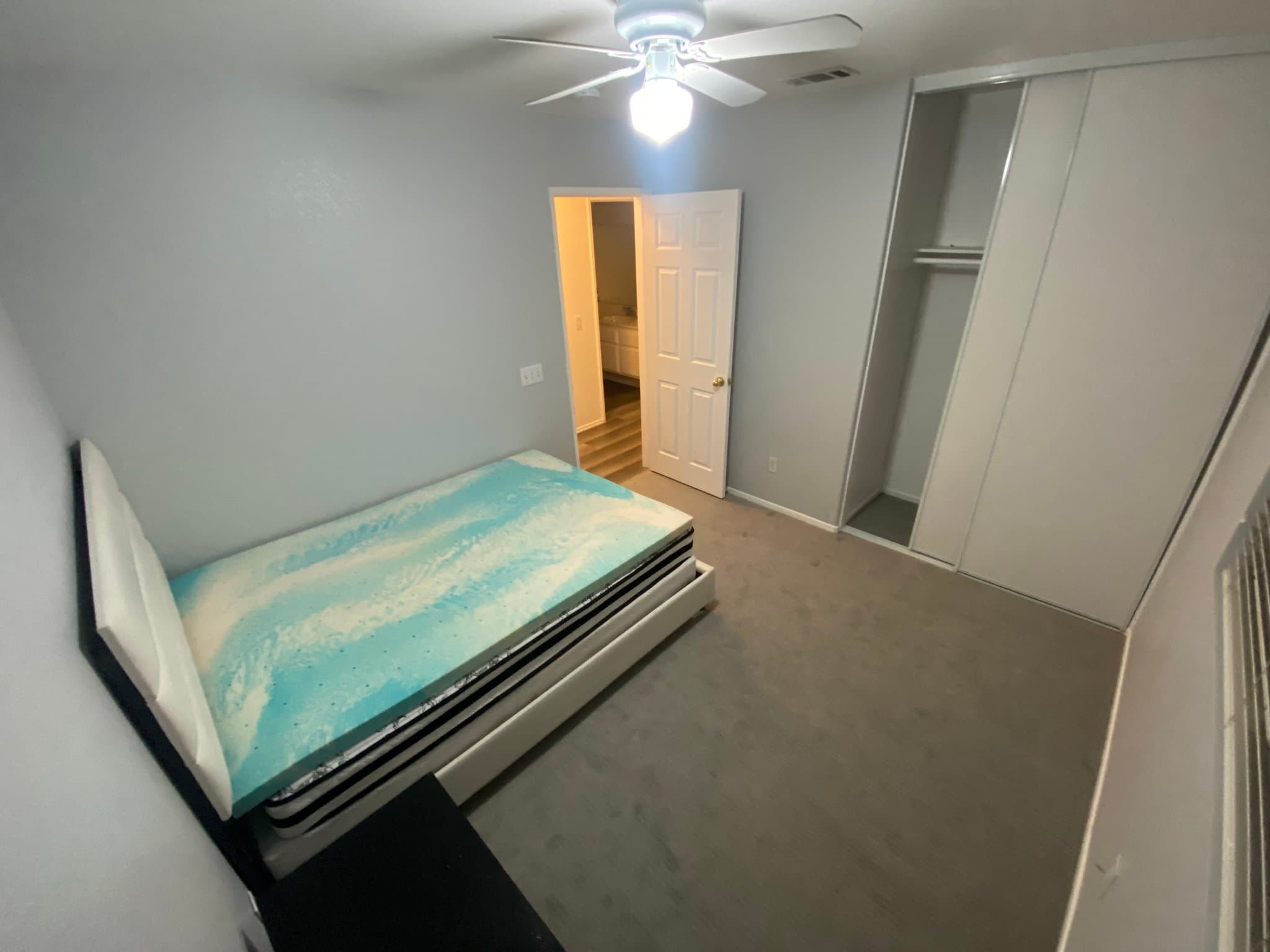 Victorville Single Room: 15221 hallmark Ln