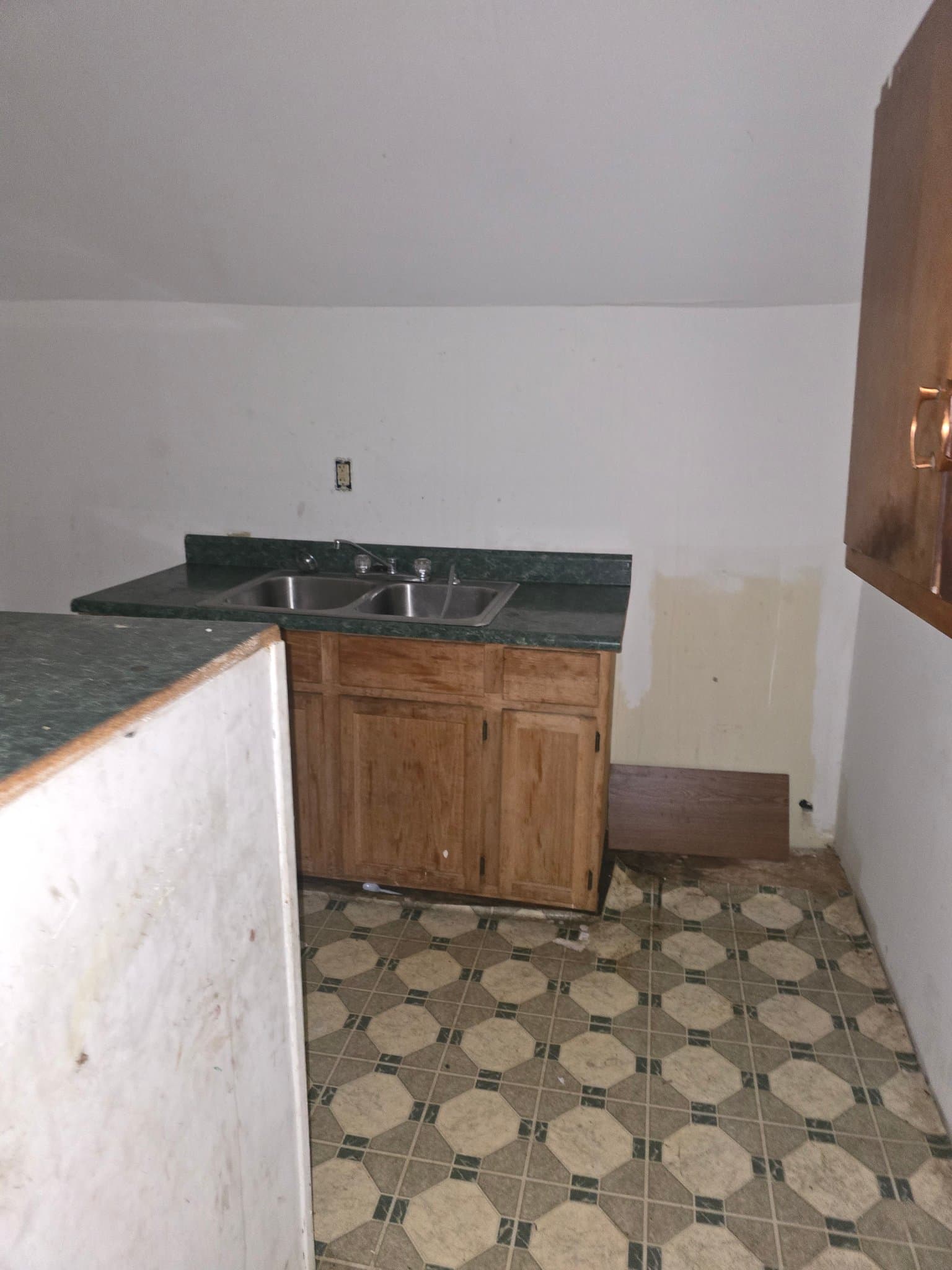Decatur House: 1045 N Monroe St