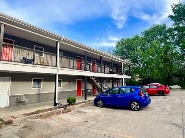 Fayetteville Apartment: 364 E 7th St