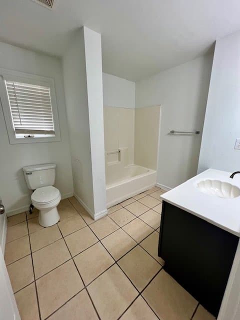 Fayetteville Apartment: 364 E 7th St