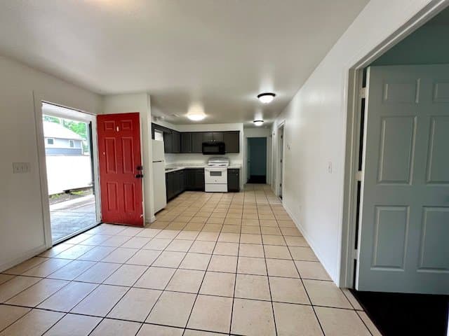 Fayetteville Apartment: 364 E 7th St