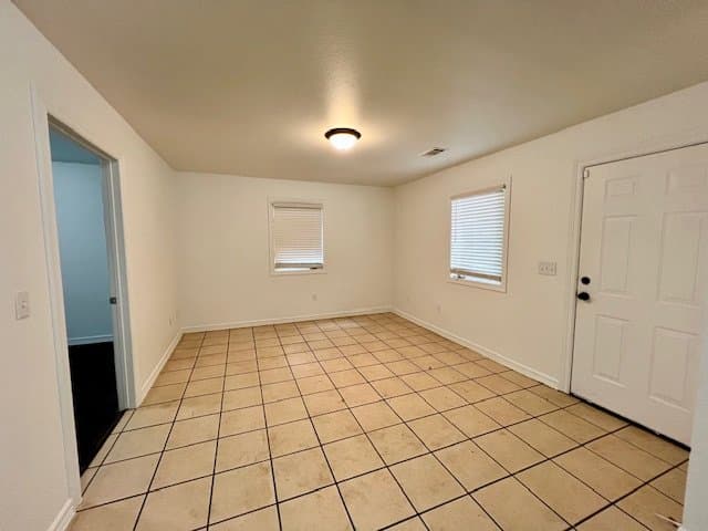 Fayetteville Apartment: 364 E 7th St