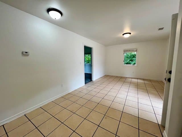 Fayetteville Apartment: 364 E 7th St