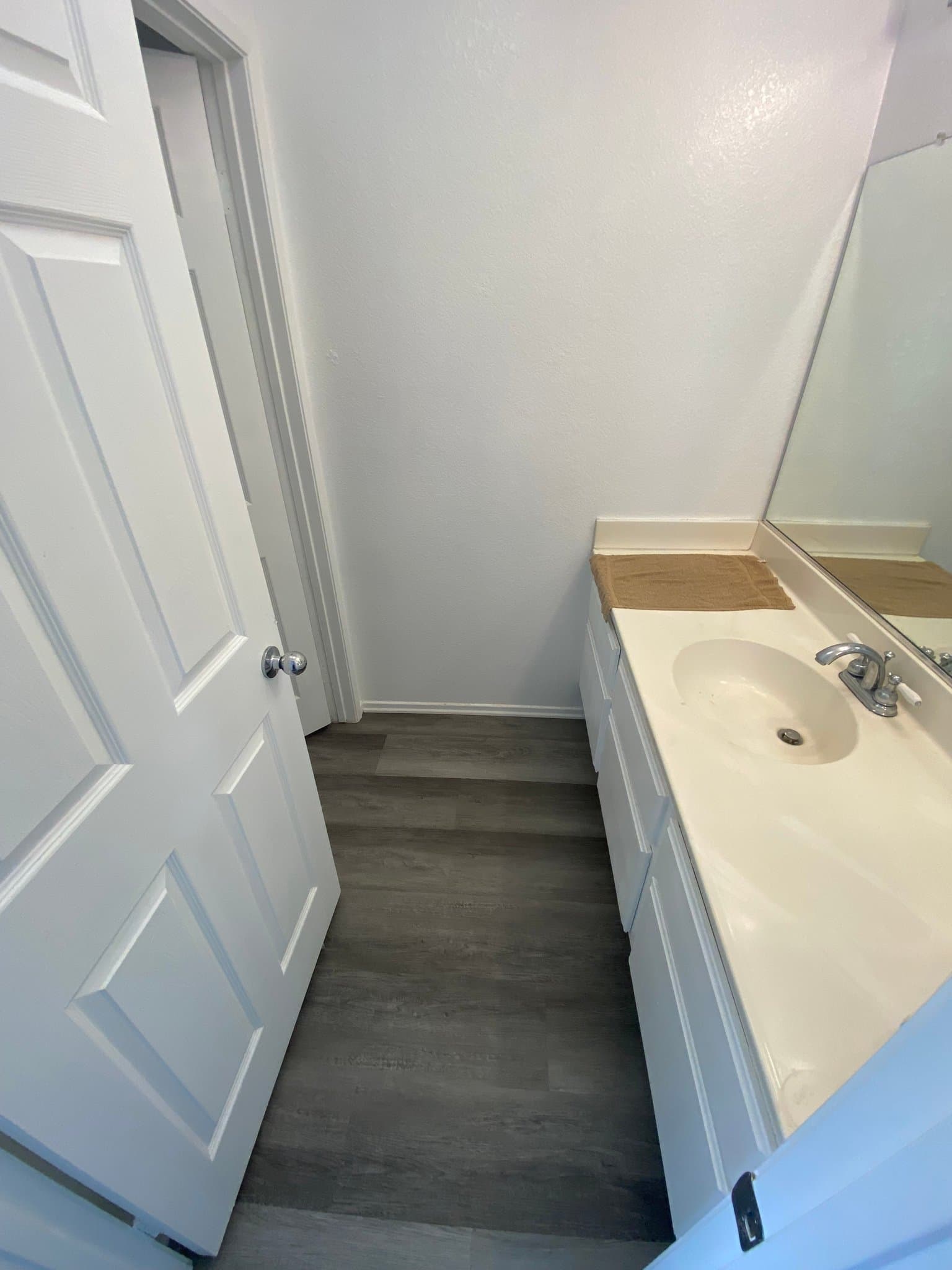 Victorville Single Room: 15221 hallmark Ln