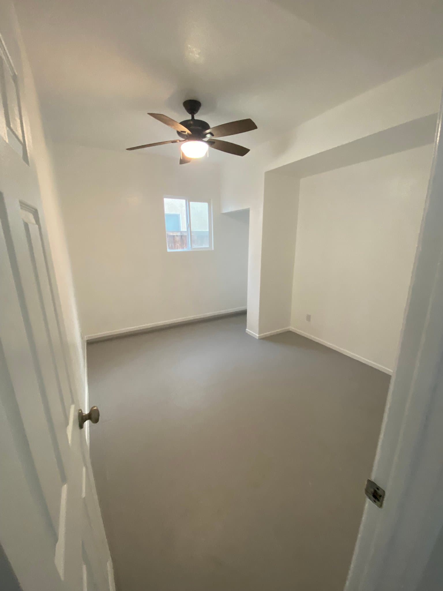 Victorville Single Room: 15221 hallmark Ln