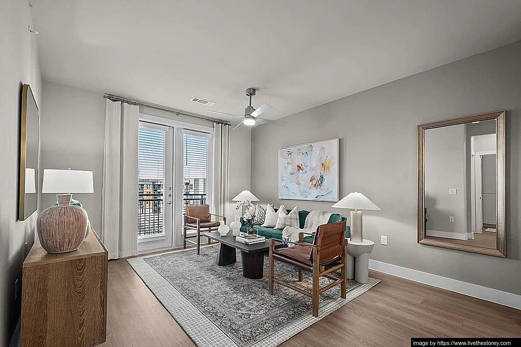 Dallas Apartment: 8001 N Stemmons Fwy