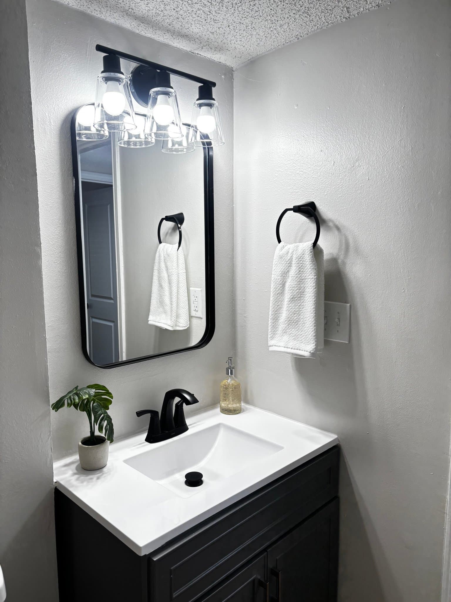 Mobile Apartment: 442 Cottage Hill Rd