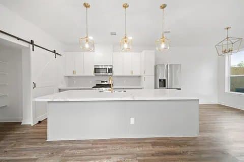 Houston Multiplex: 5813 England St
