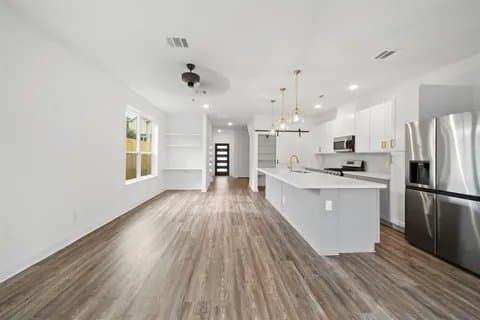 Houston Multiplex: 5813 England St