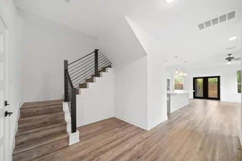 Houston Multiplex: 5813 England St