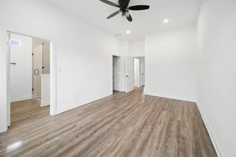 Houston Multiplex: 5813 England St