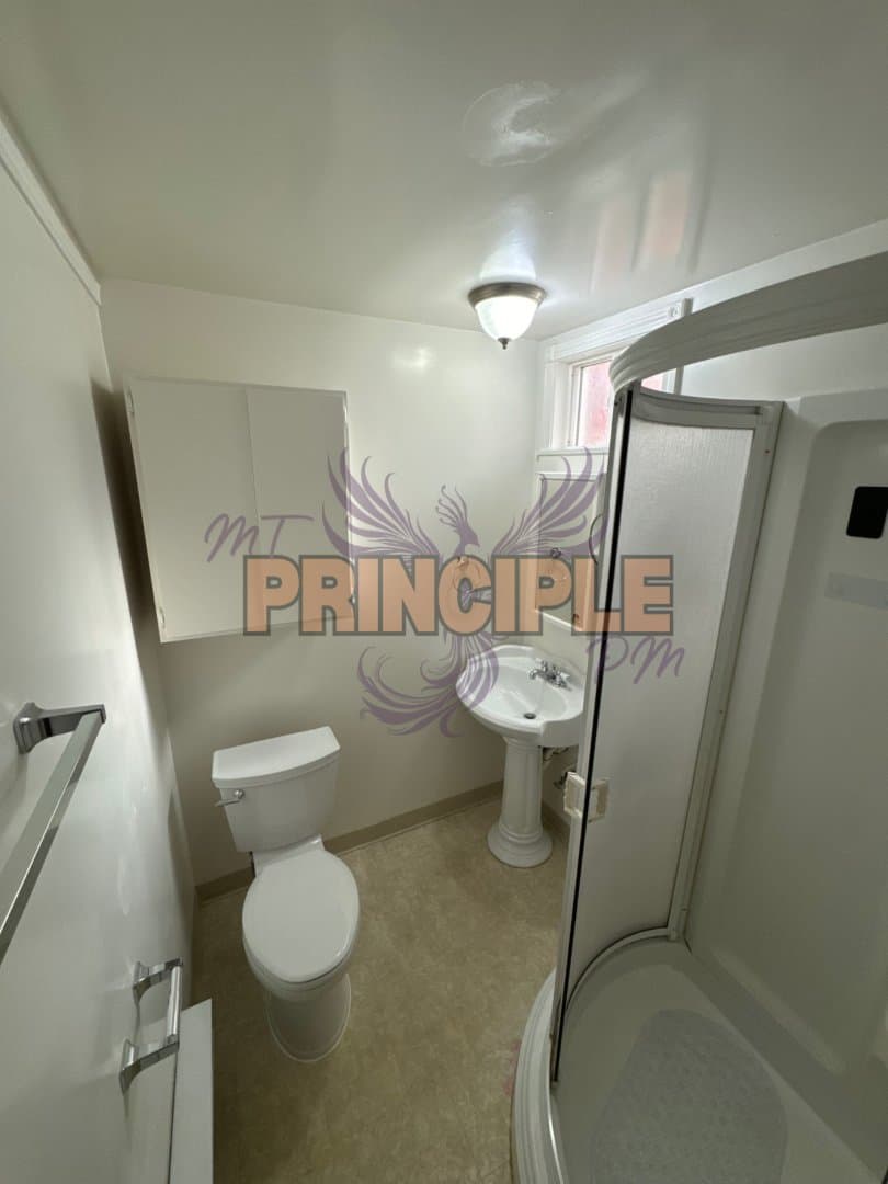 Anaconda Apartment: 218 E 3rd Street
