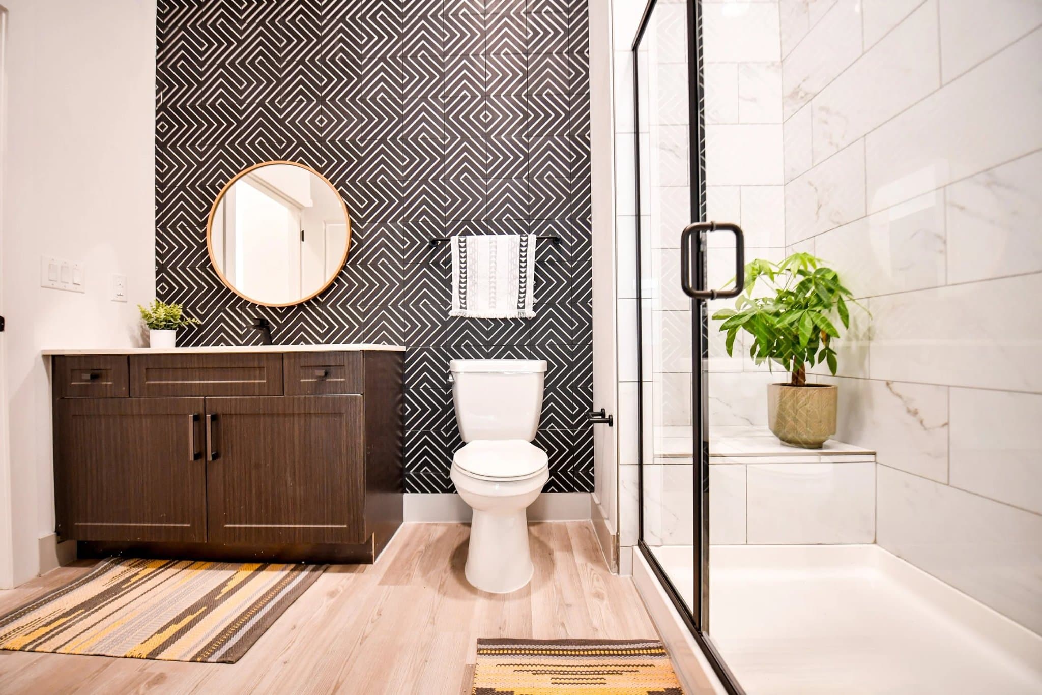 Dallas Apartment: 200 N Bishop Ave