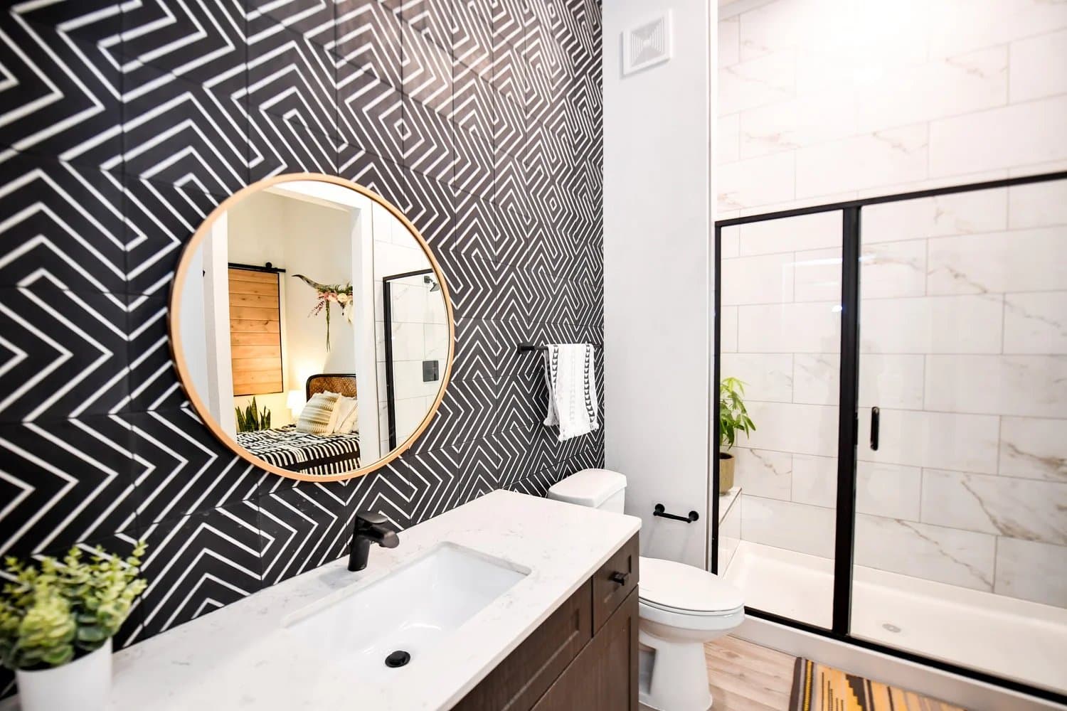 Dallas Apartment: 200 N Bishop Ave