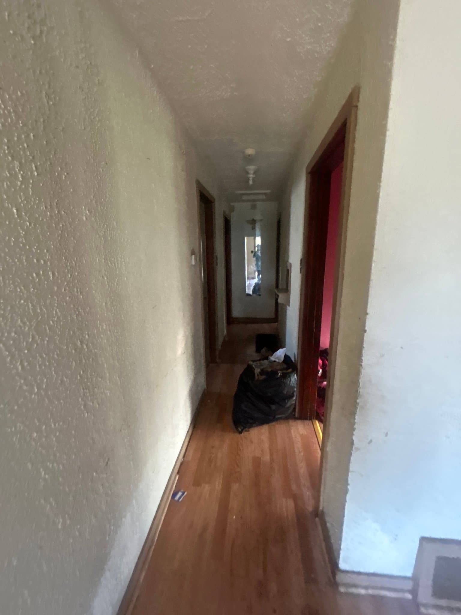 East Saint Louis House: 5538 Avon Pl