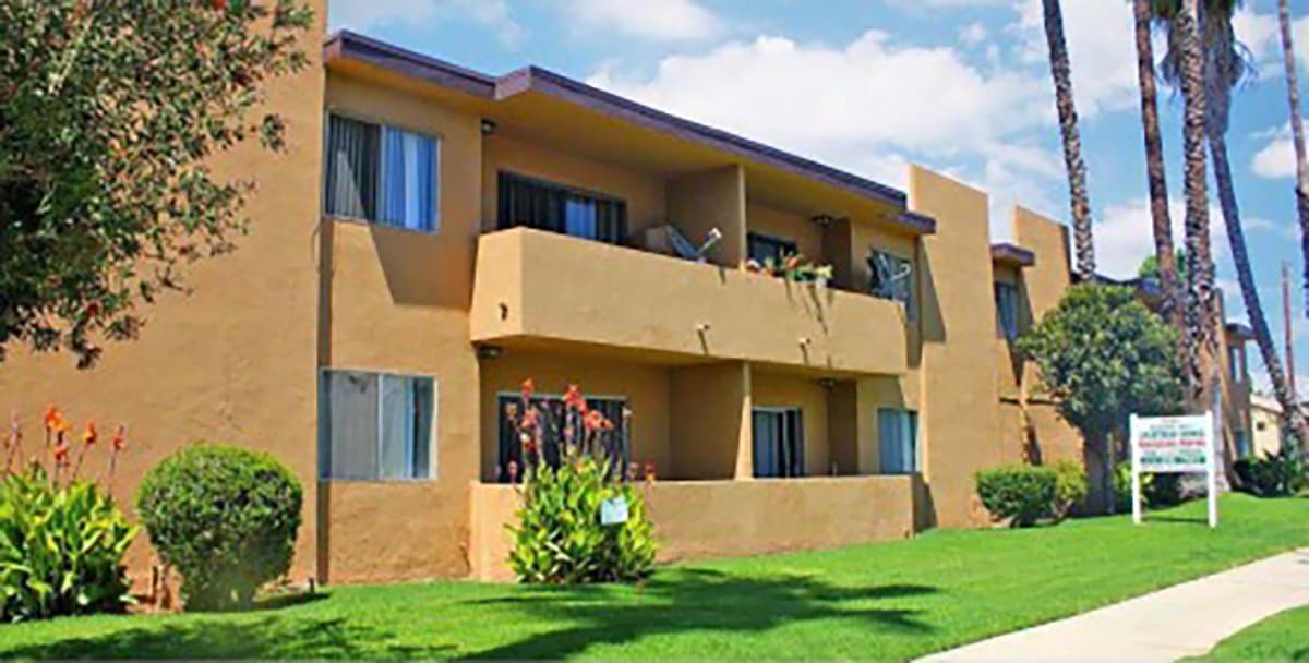 Van Nuys Apartment: 13921 Bessemer St