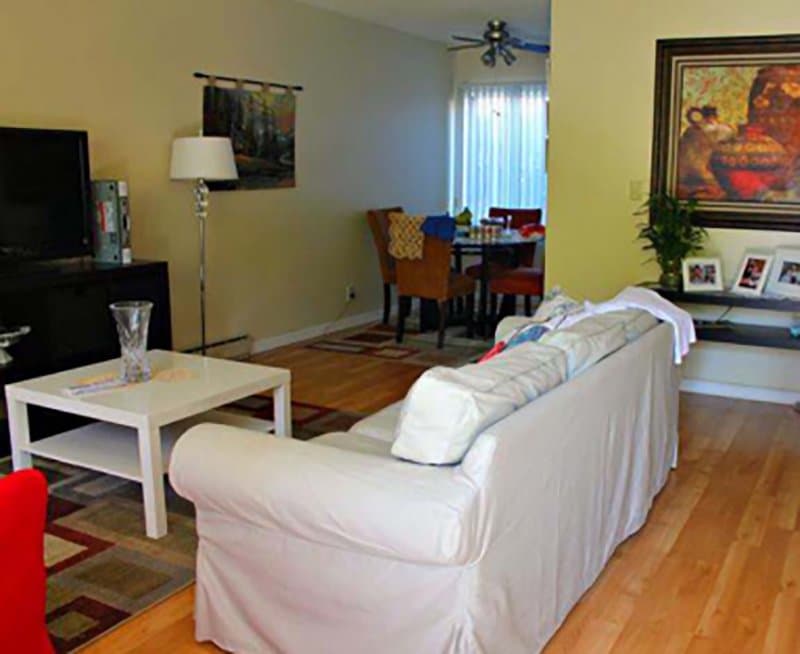 Van Nuys Apartment: 13921 Bessemer St