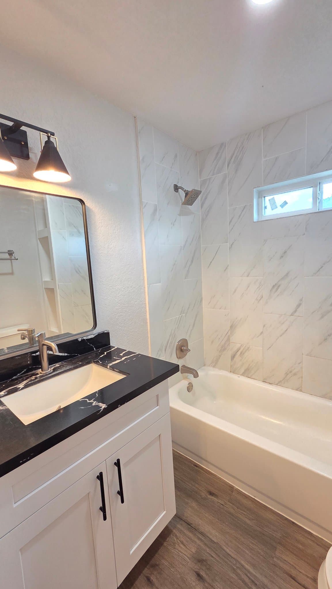 Flatonia House: 607 E 12th ST