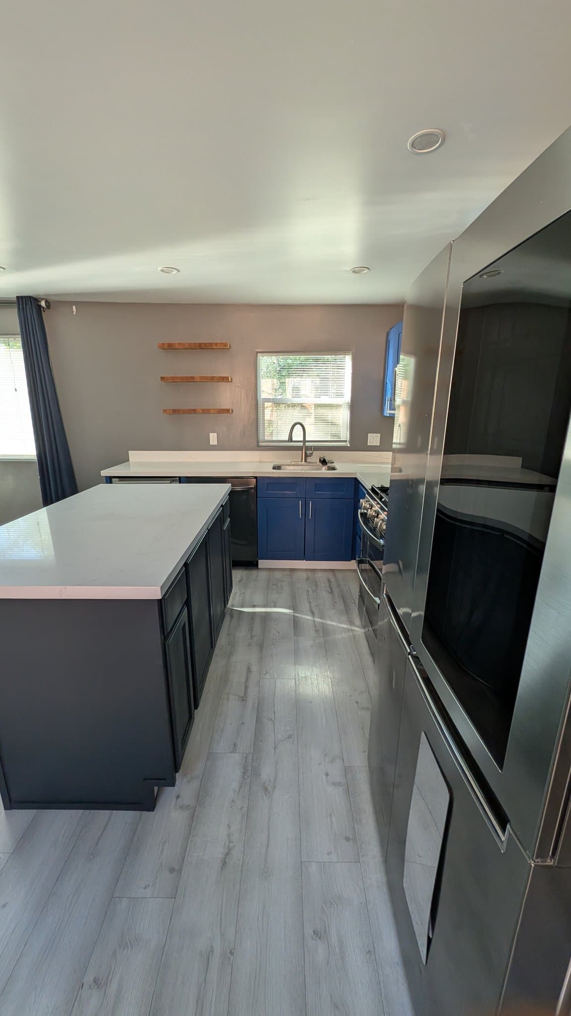 Oakland House: 9834 Lawlor St
