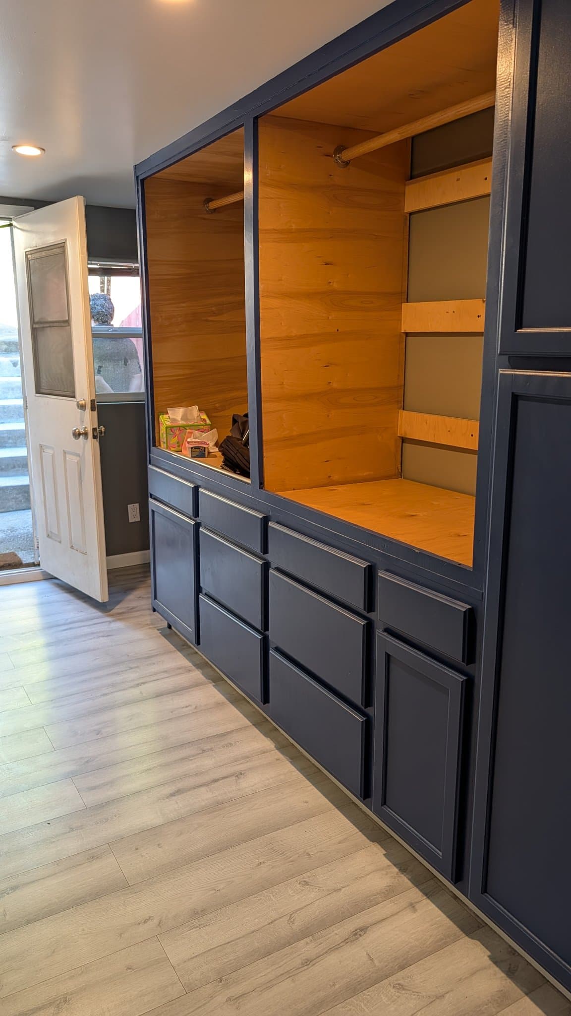 Oakland House: 9834 Lawlor St