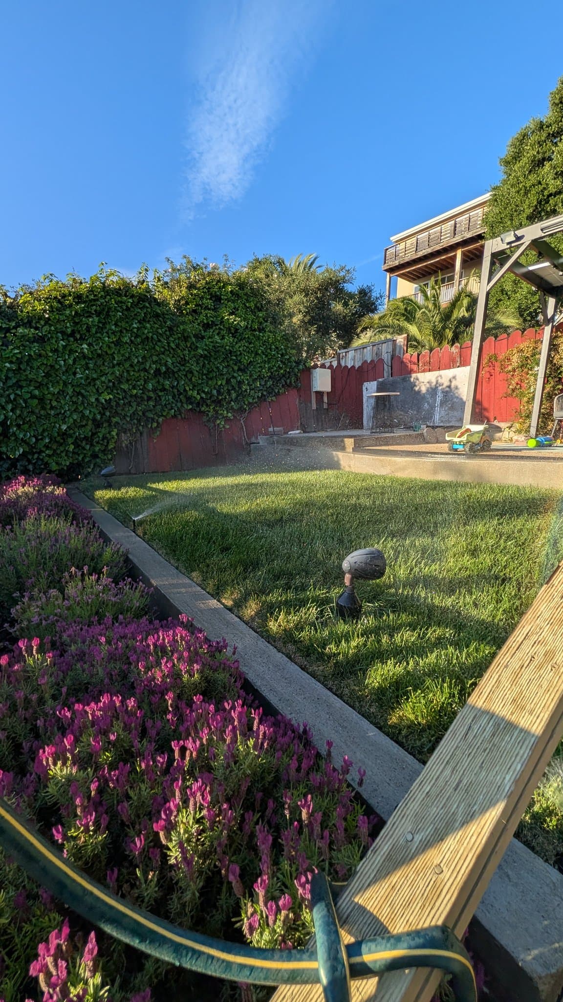 Oakland House: 9834 Lawlor St