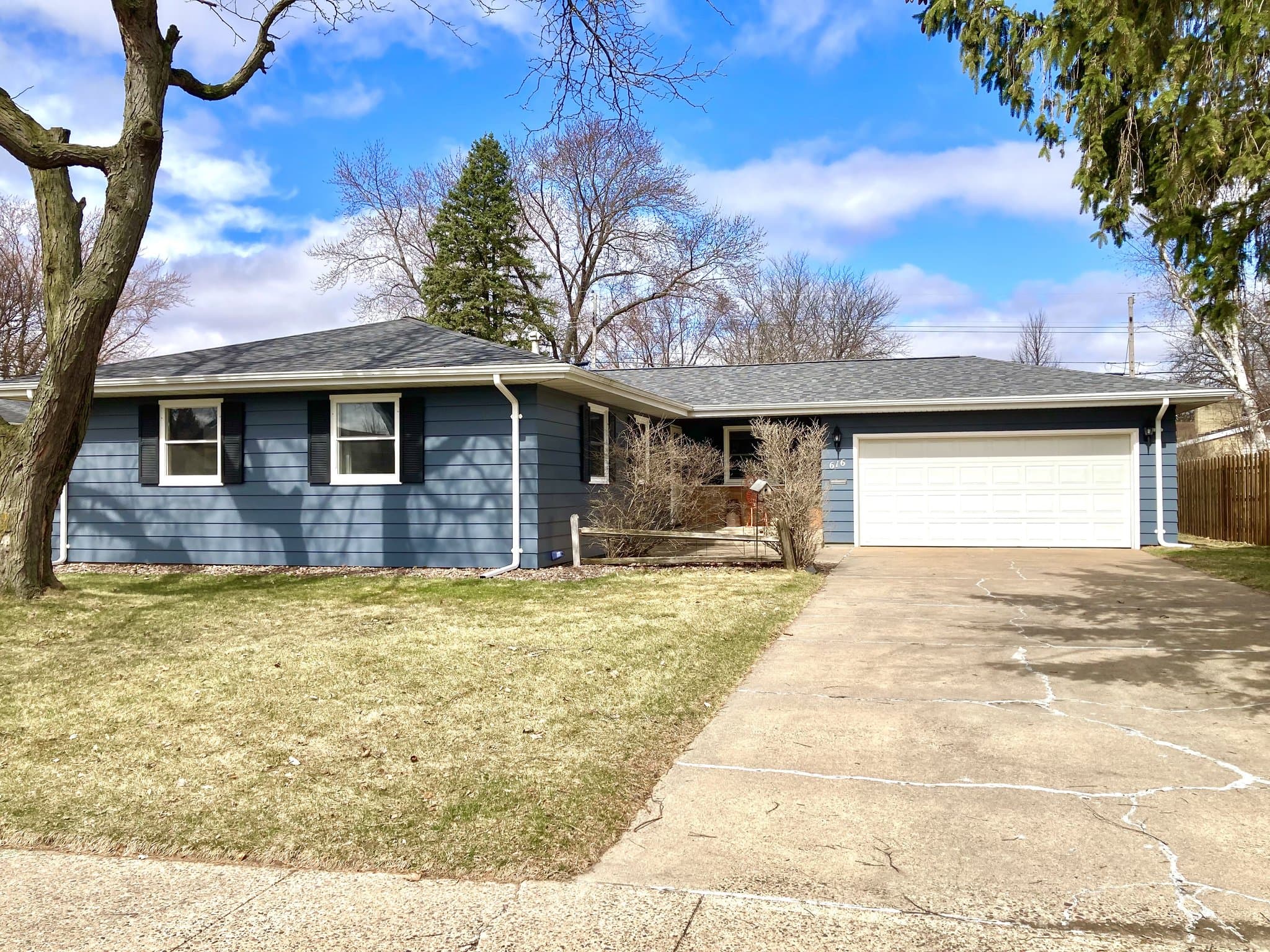 Eau Claire House: 616 East Fillmore Avenue