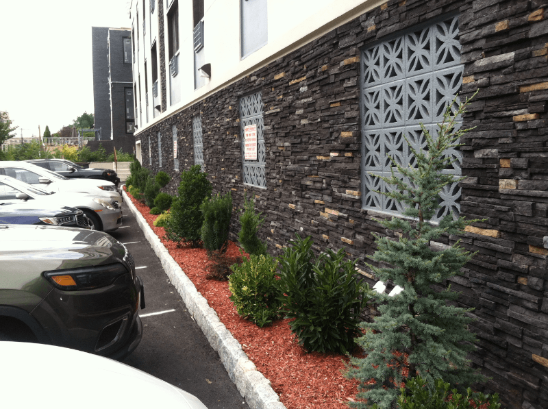 Edgewater Apartment: 208 Undercliff Ave