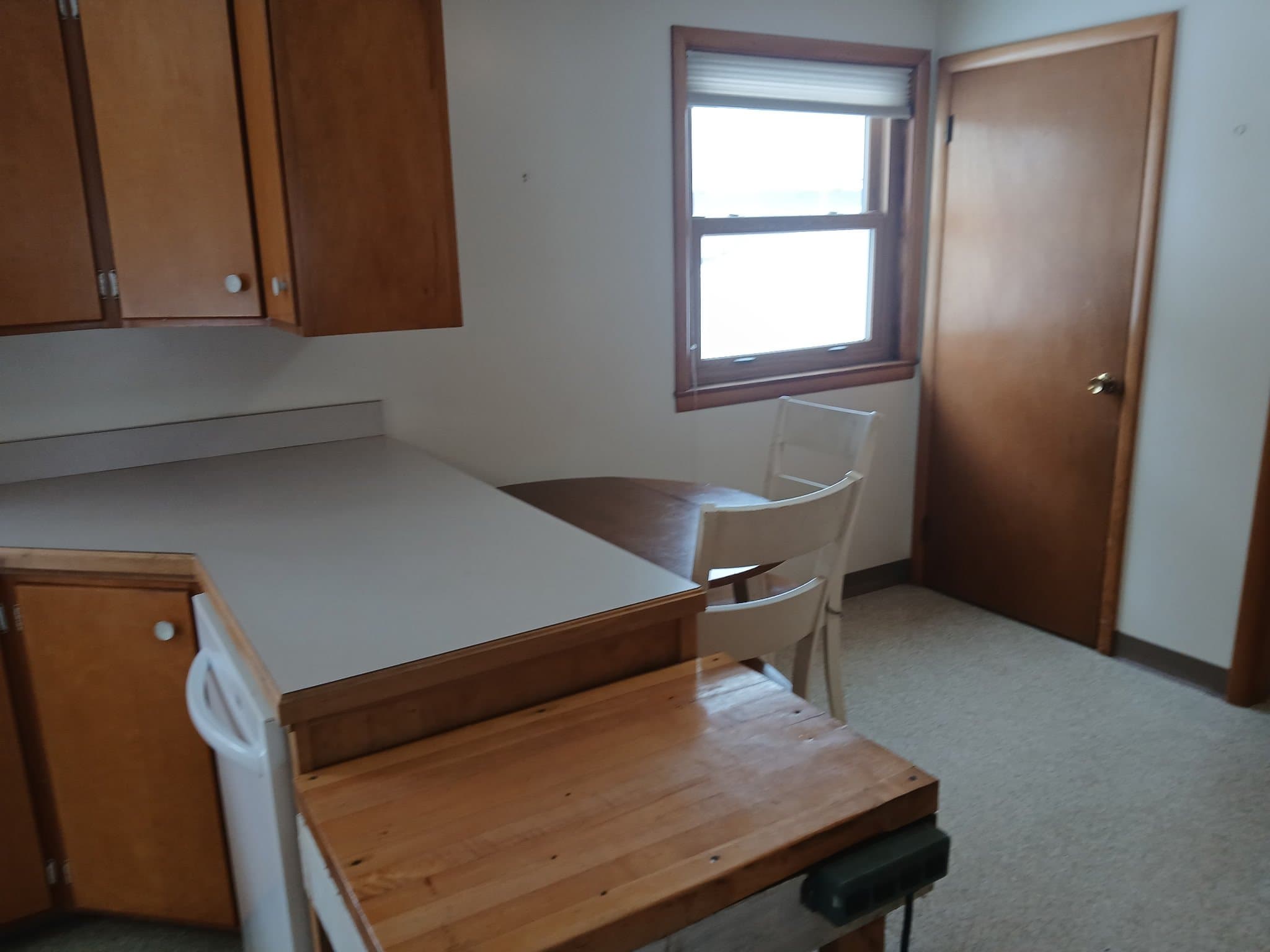 Newberry Single Room: 321 W McMillan Ave