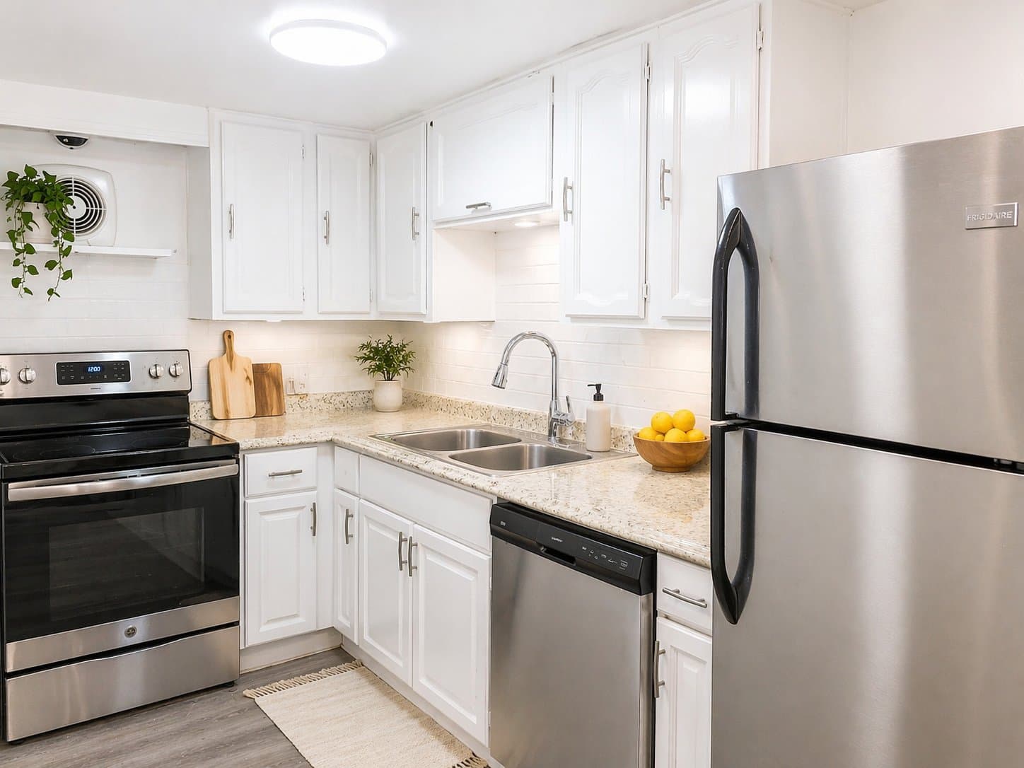 Seattle Apartment: 7856 Renton Ave S