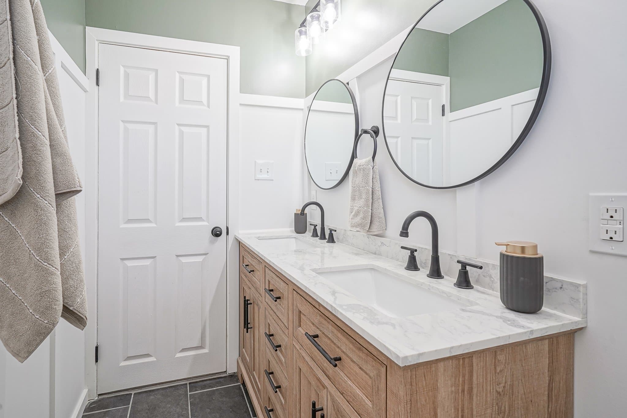 Newfield House: 311 Oakwood Dr