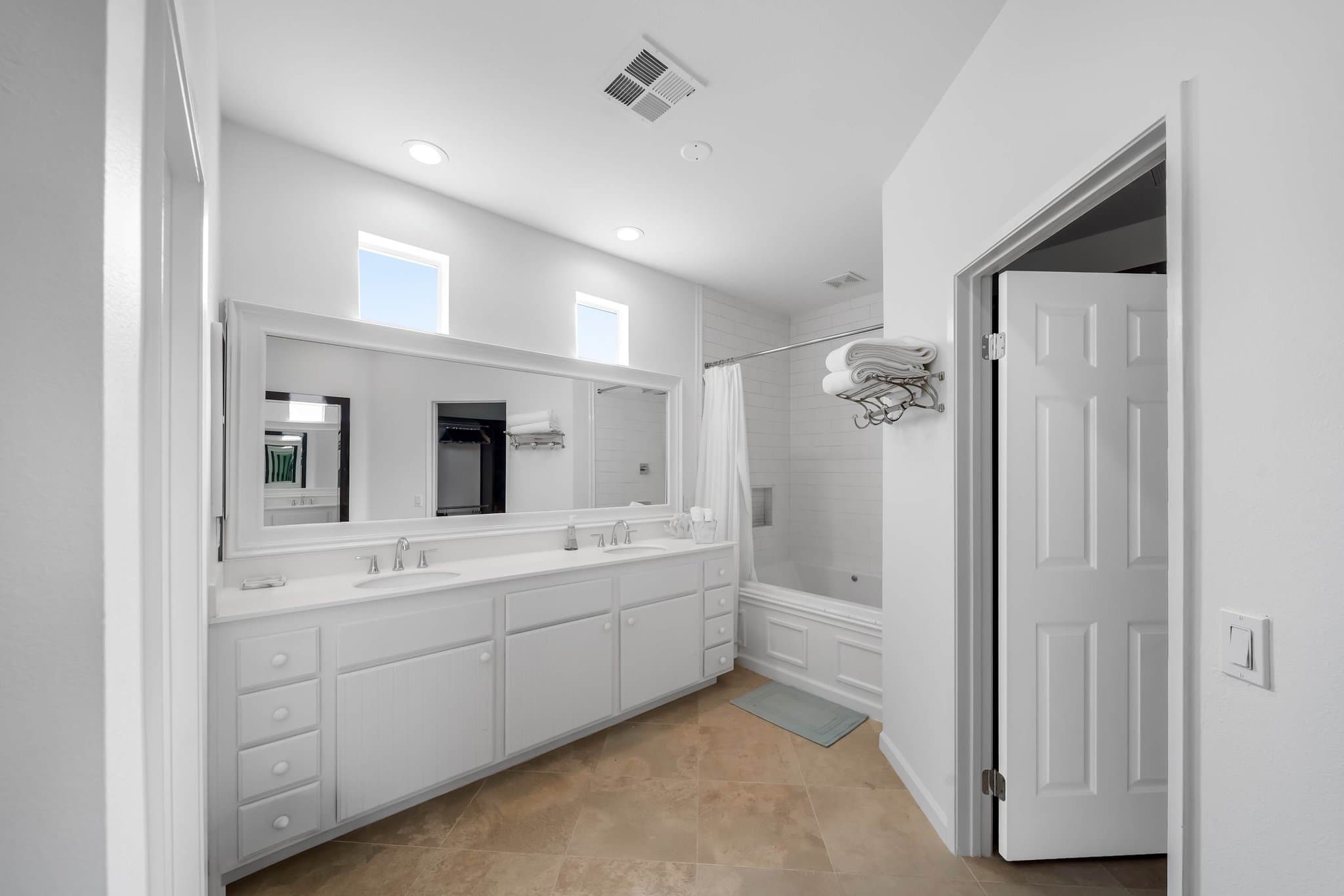 La Quinta House: 47870 Sumac Street