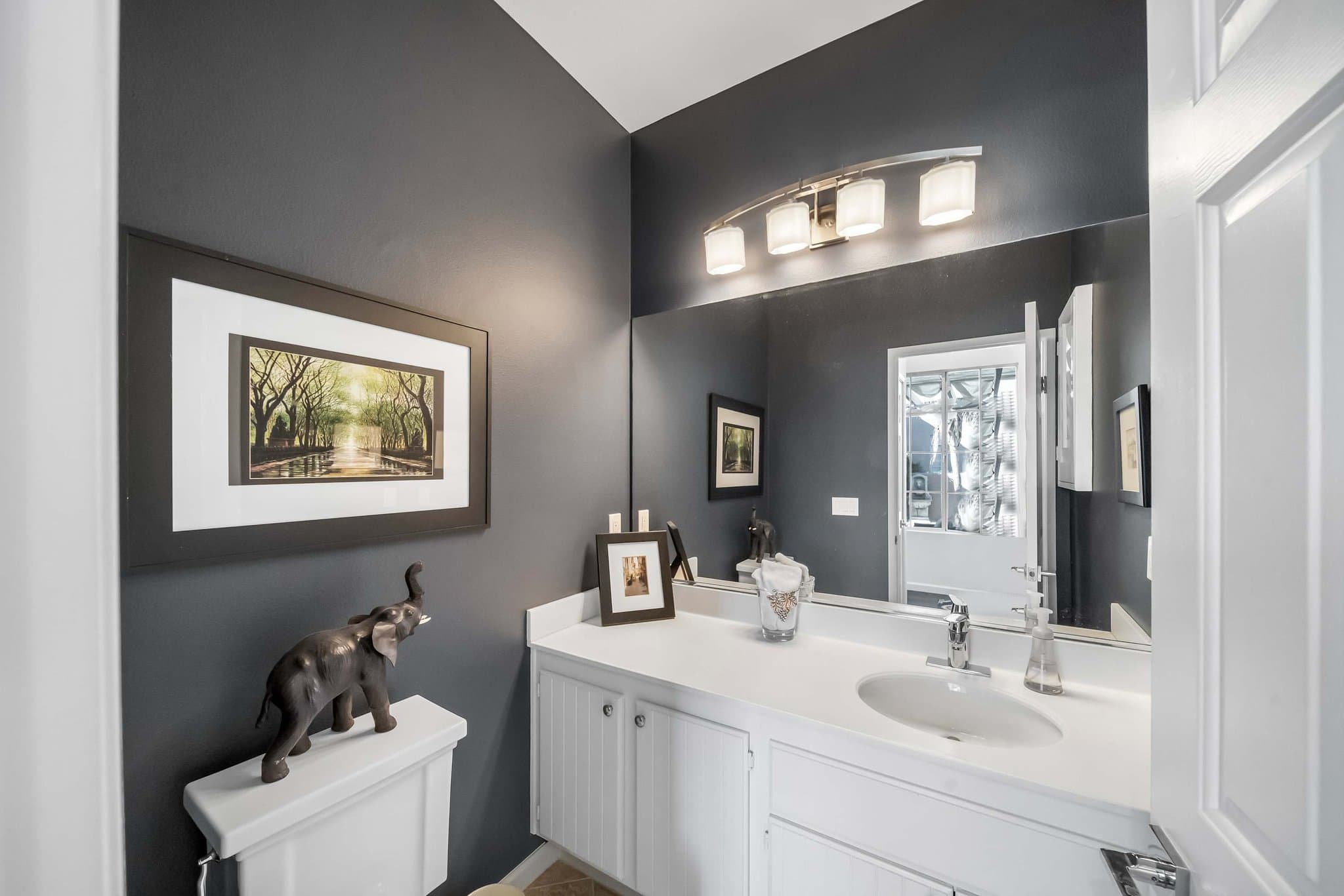 La Quinta House: 47870 Sumac Street