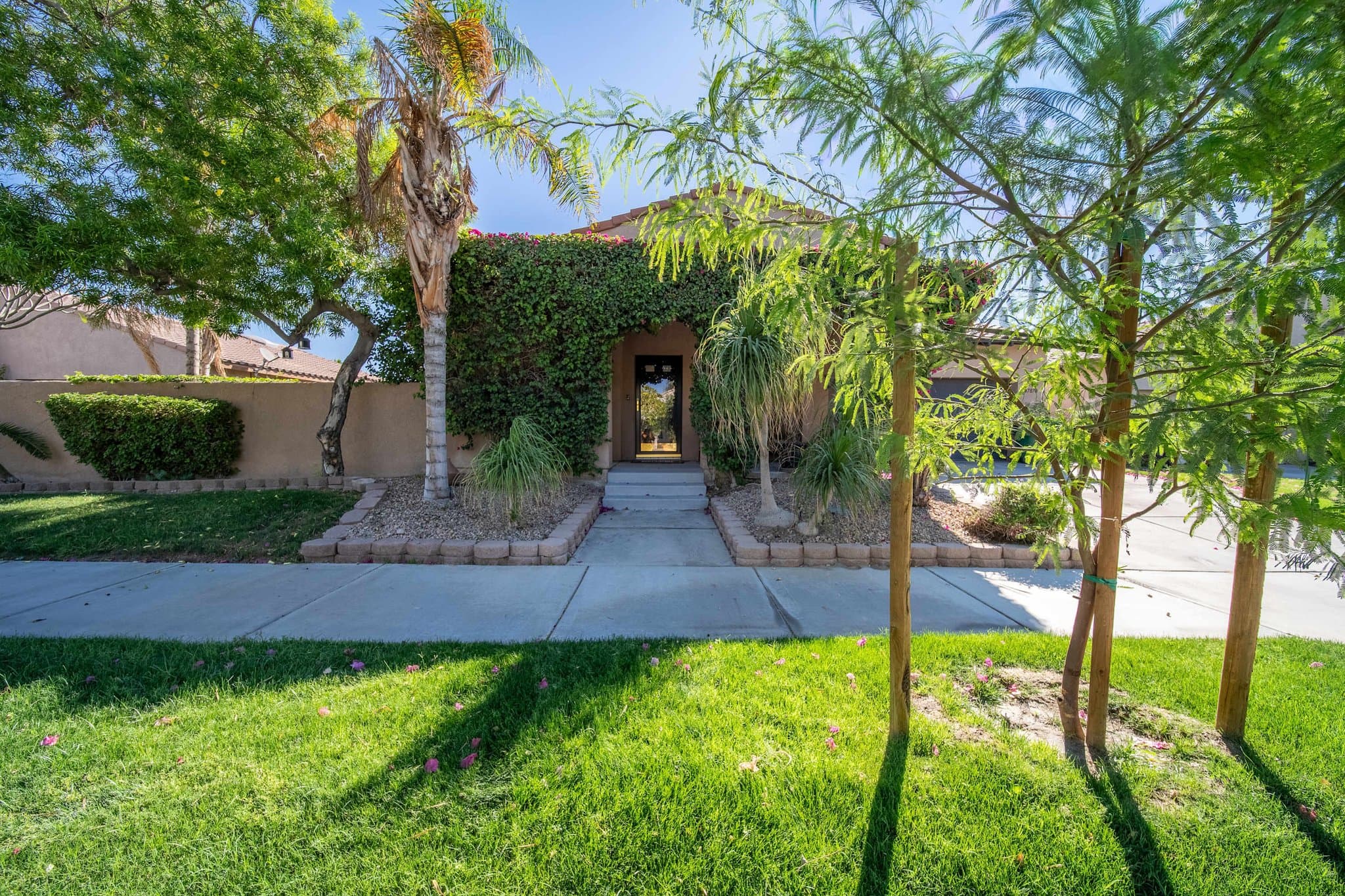 La Quinta House: 47870 Sumac Street