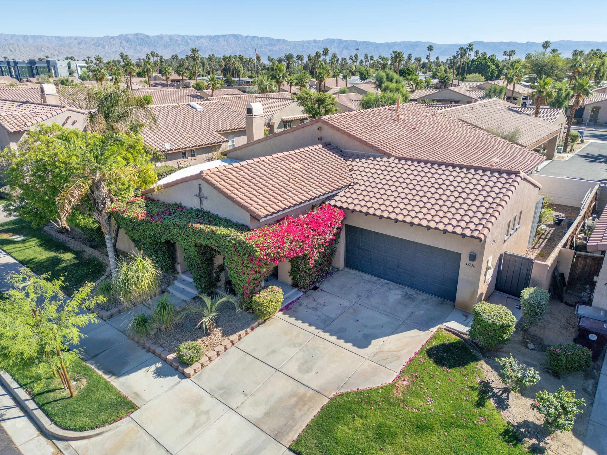 La Quinta House: 47870 Sumac Street