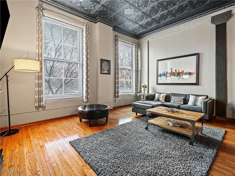 Cleveland Apartment: 408 W Saint Clair Ave