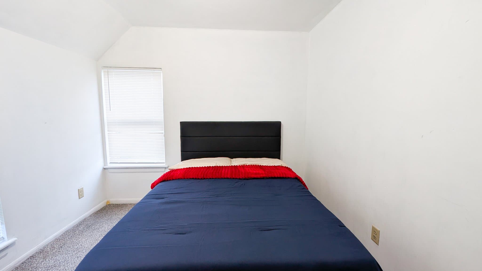 Milwaukee Single Room: 2148 N 29th St
