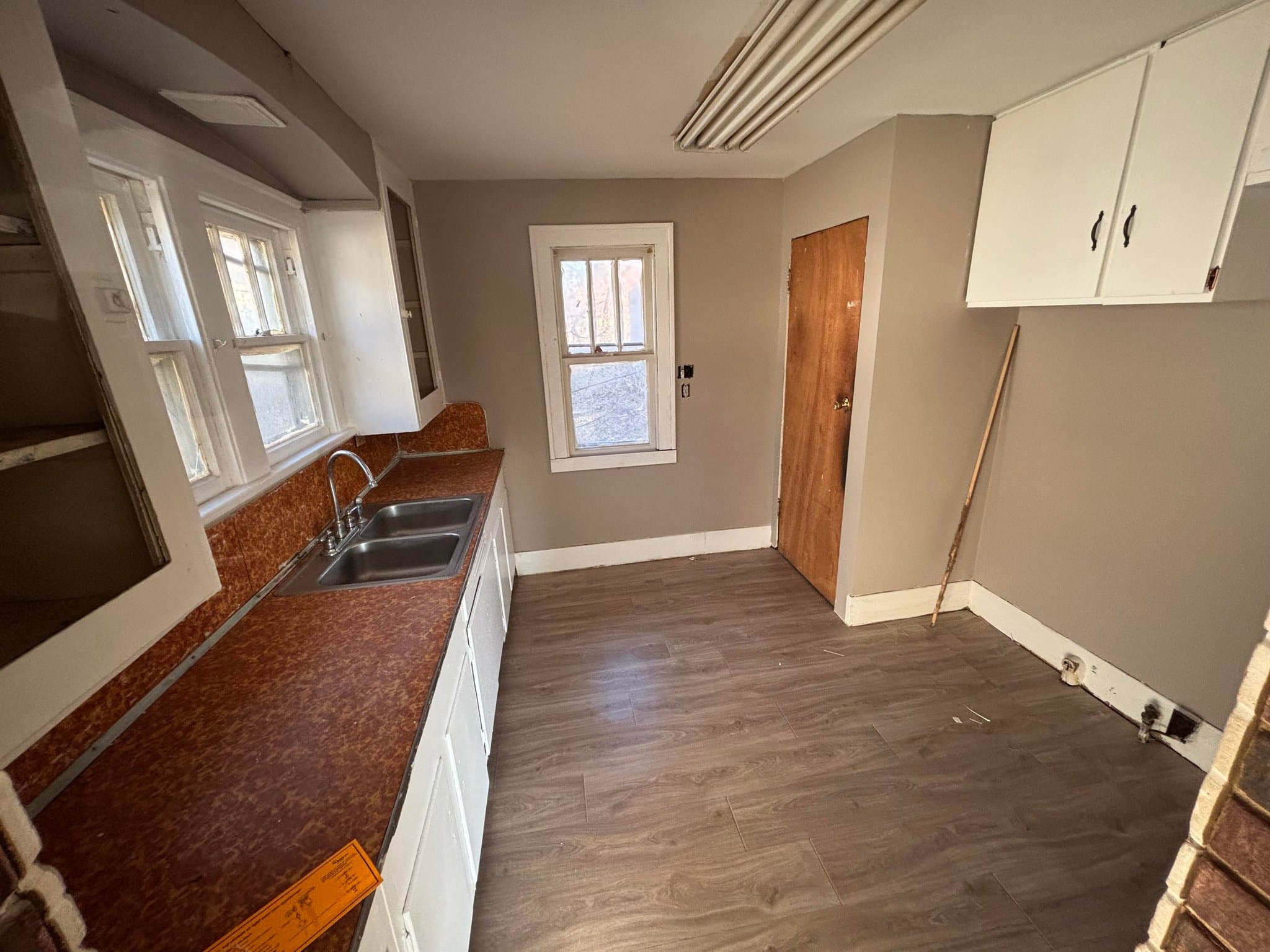 Springfield House: 924 N Edmond St