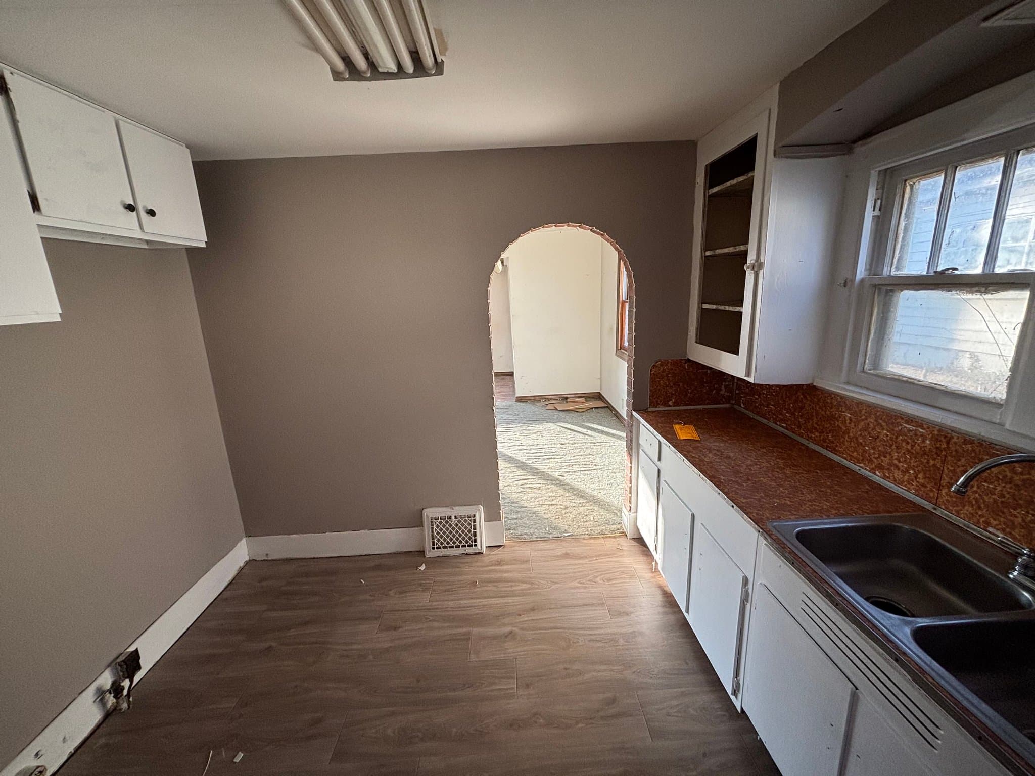 Springfield House: 924 N Edmond St