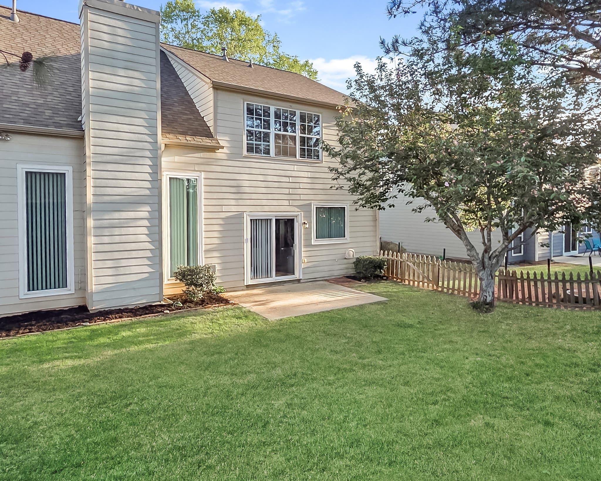 Cumming House: 4030 Ridgefair Dr,