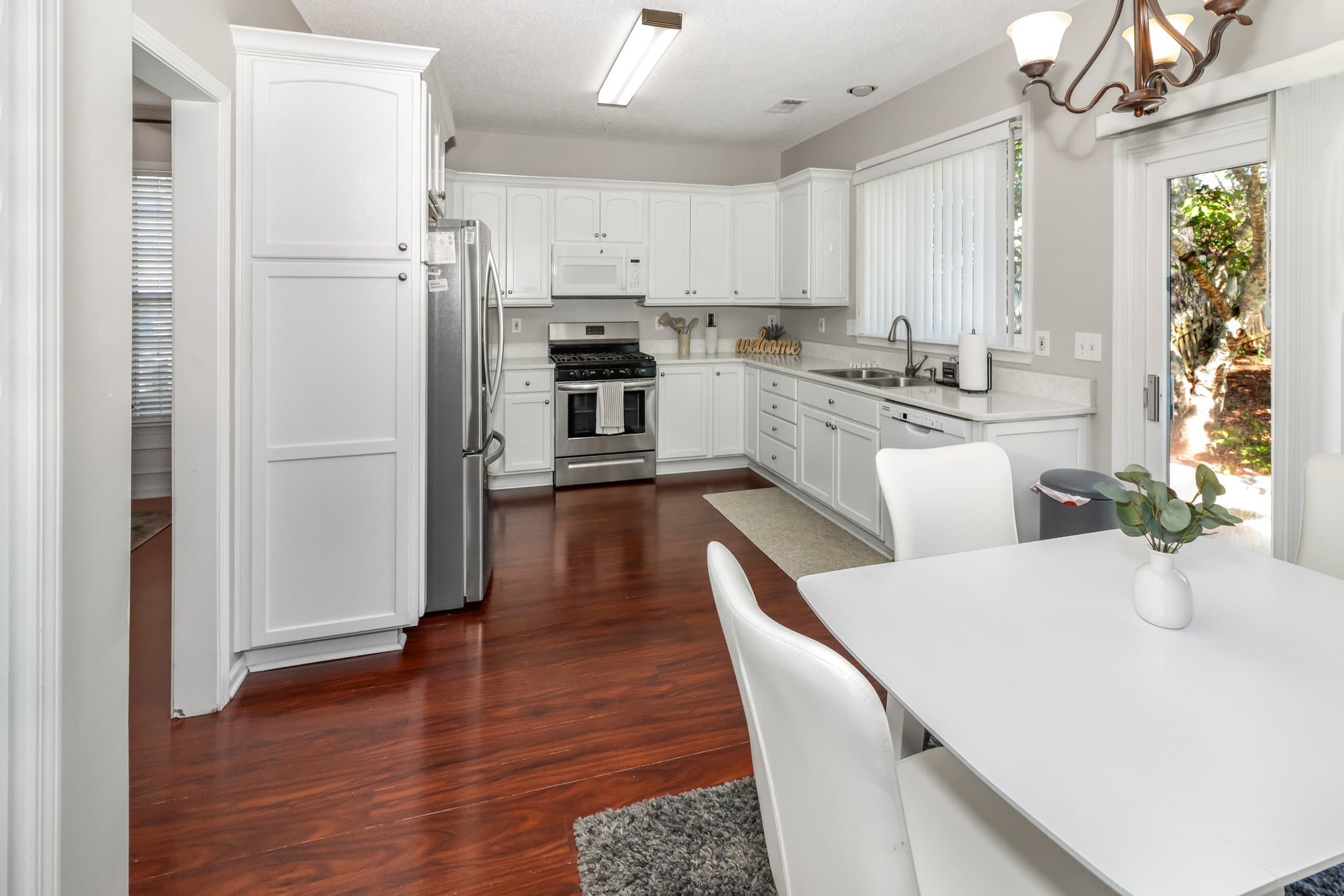 Cumming House: 4030 Ridgefair Dr,