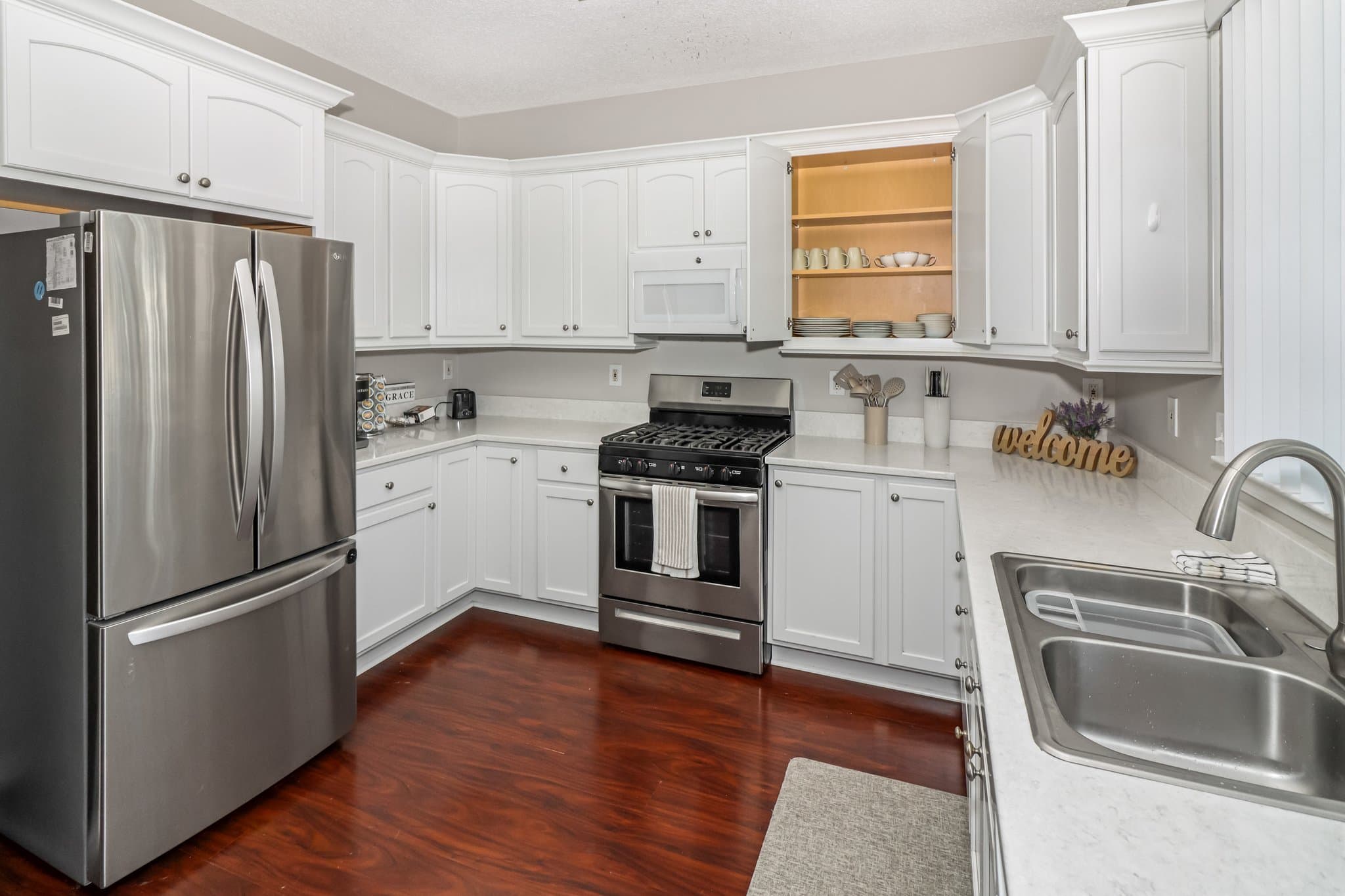 Cumming House: 4030 Ridgefair Dr,