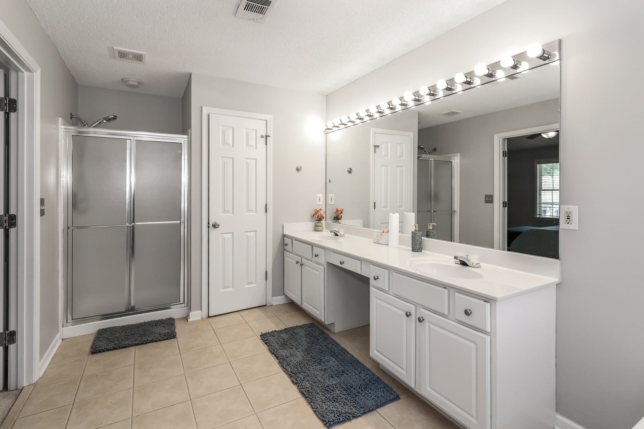 Cumming House: 4030 Ridgefair Dr,